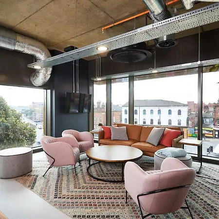 Student Only - Modern Classic Studios With Breakfast At Vita St Albans In Leeds * Лідс