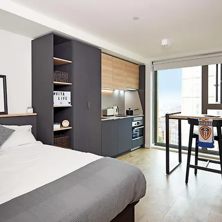 Student Only - Modern Classic Studios With Breakfast At Vita St Albans In Leeds Appartement