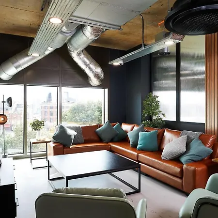 Student Only - Modern Classic Studios With Breakfast At Vita St Albans In Leeds Апартаменти Лідс