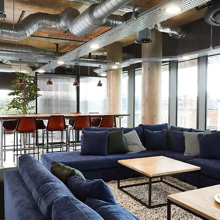 Student Only - Modern Classic Studios With Breakfast At Vita St Albans In Leeds Апартаменти