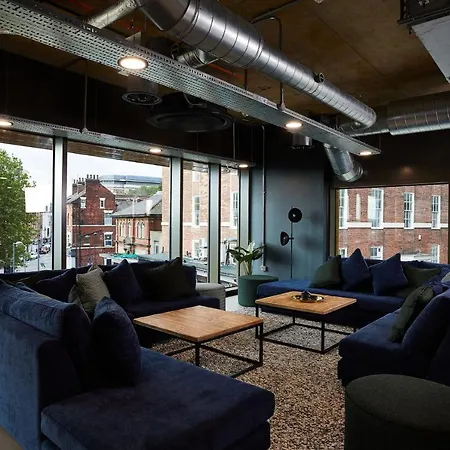 Apartman Student Only - Modern Classic Studios With Breakfast At Vita St Albans In Leeds *