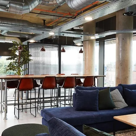 Student Only - Modern Classic Studios With Breakfast At Vita St Albans In Leeds
